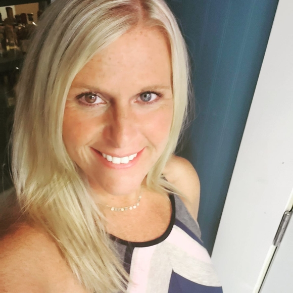 Meet your Posher, Traci - Picture 1 of 1